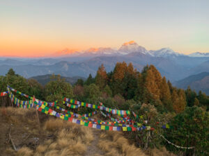 Ghorepani poonhill malla sisters